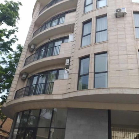 Apartment - "Exclusive" Тбилиси Экстерьер фото