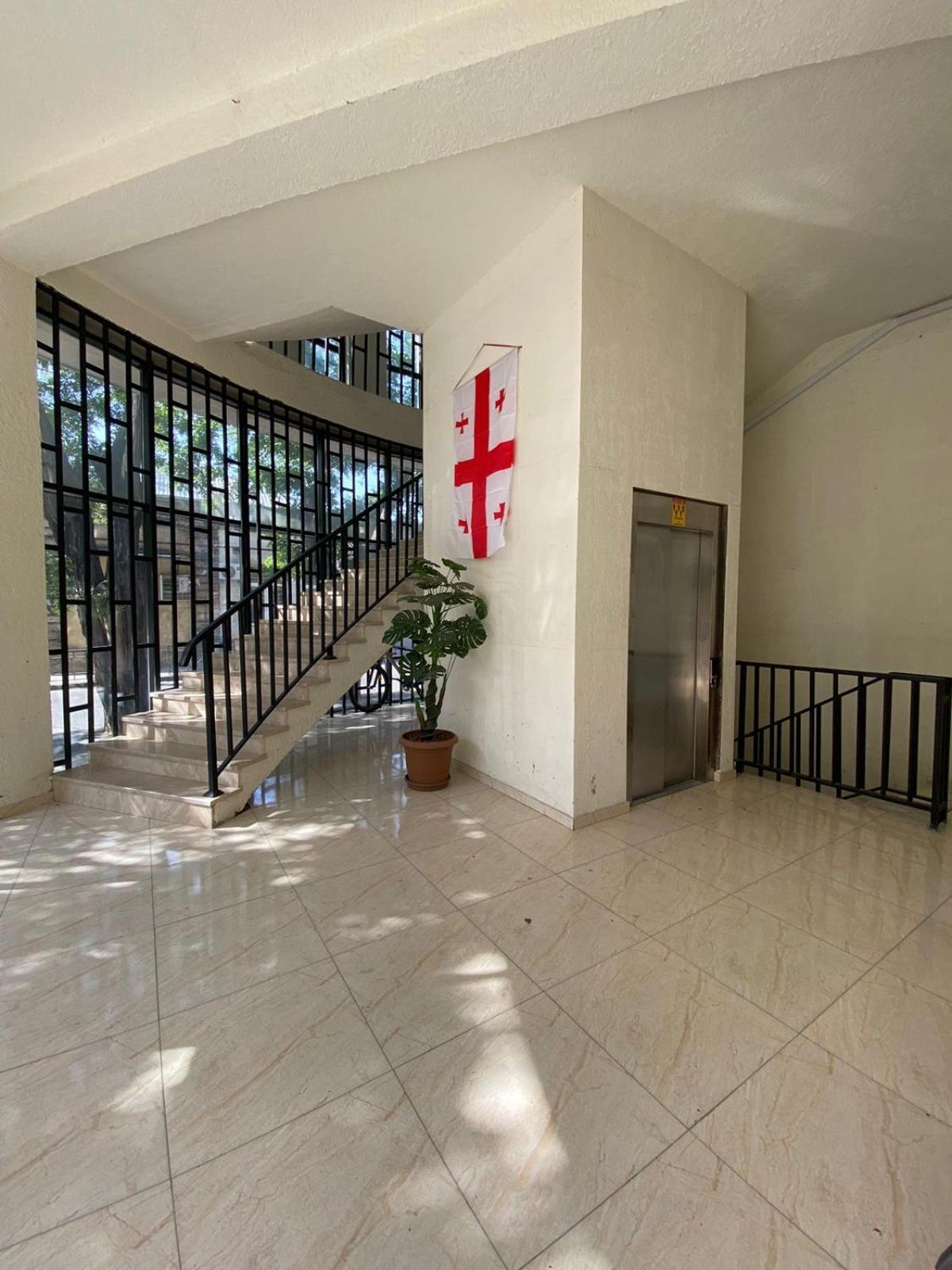 Apartment - "Exclusive" Тбилиси Экстерьер фото