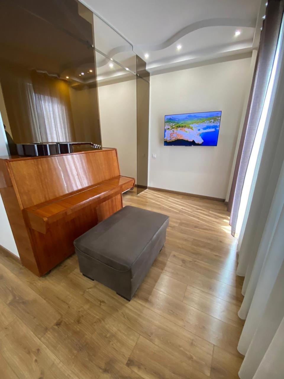 Apartment - "Exclusive" Тбилиси Экстерьер фото